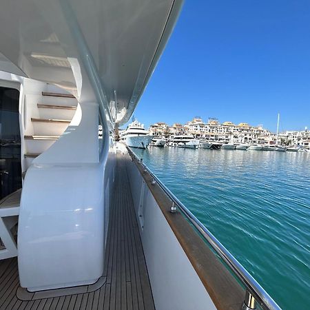 מלון מארבלה Super Yacht Located In Puerto Banus מראה חיצוני תמונה