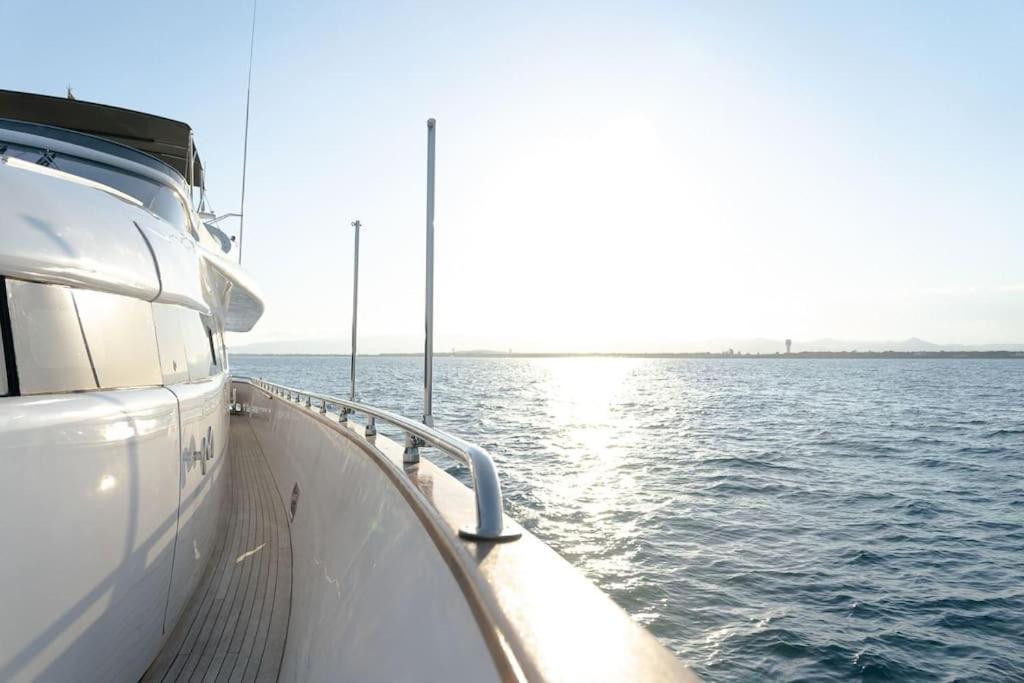 מלון מארבלה Super Yacht Located In Puerto Banus מראה חיצוני תמונה